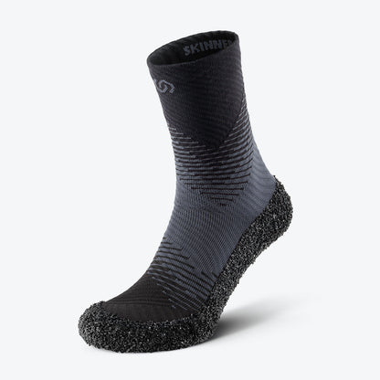 Front view of anthracite-colored Skinners compression socks, designed for all-day comfort and stability.